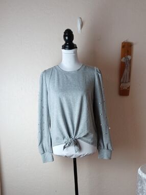 Skonhet Women’s Gray Tie-Front Long Sleeve Top with Pearl Accent